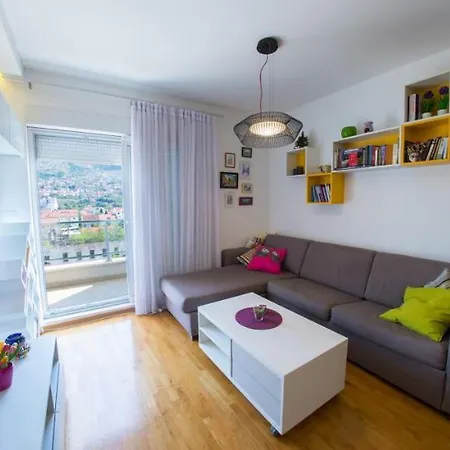 Lemon Apartment