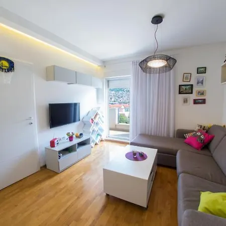 Lemon Apartment