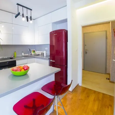 Lemon Apartment *